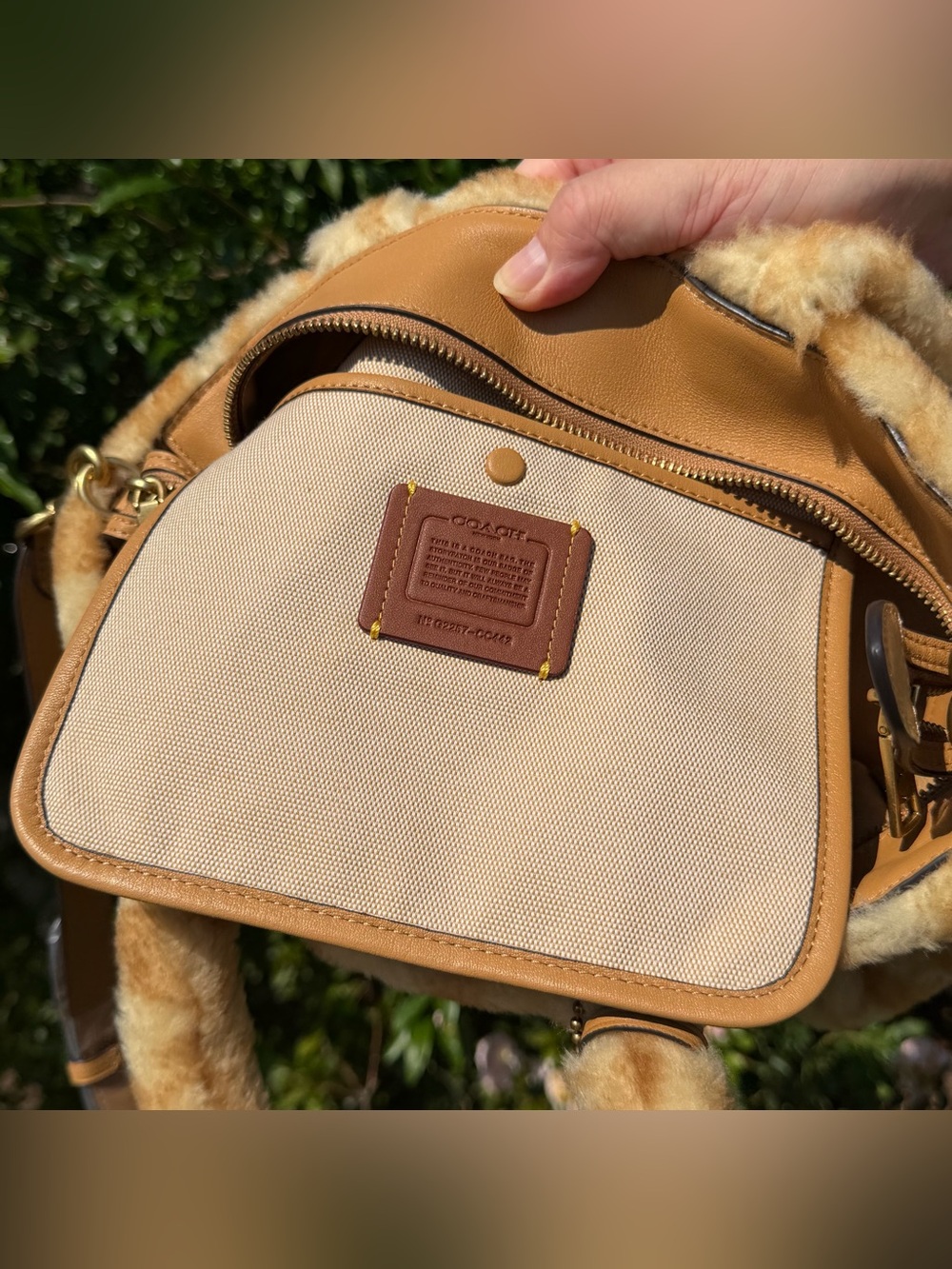 NWT Coach Tote 28 In Signature Shearling CC442 - Picture 10 of 12